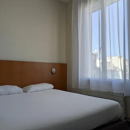 Hotel Cit'hotel Centre Gare 3*